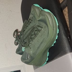 Arcteryx aerios fl hiking sneakers